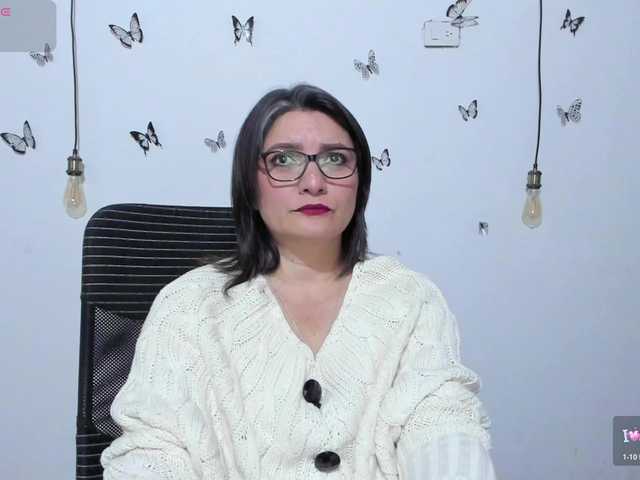 Amie-Adams82's BongaCams show and profile