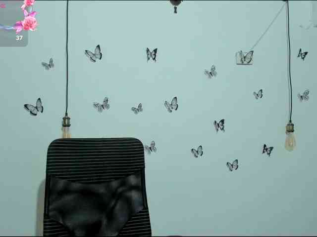 Amie-Adams82 webcam