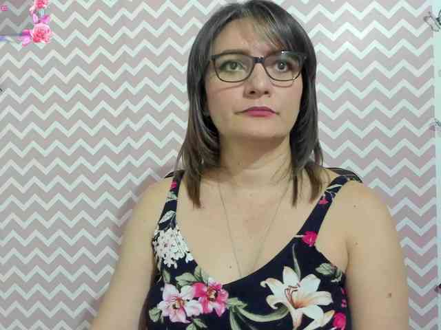Amie-Adams82 webcam