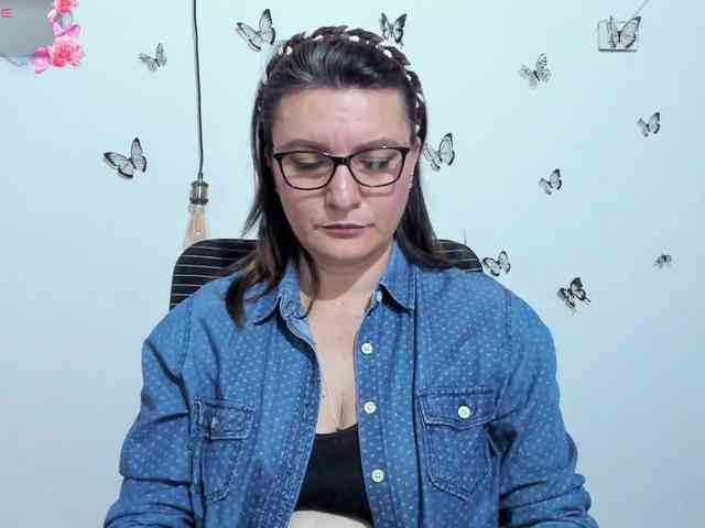 Amie-Adams82 Amie-Adams82