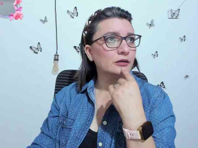 Amie-Adams82 Amie-Adams82