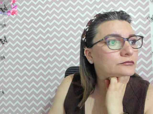 Amie-Adams82 webcam