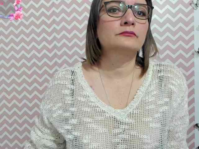Amie-Adams82 webcam