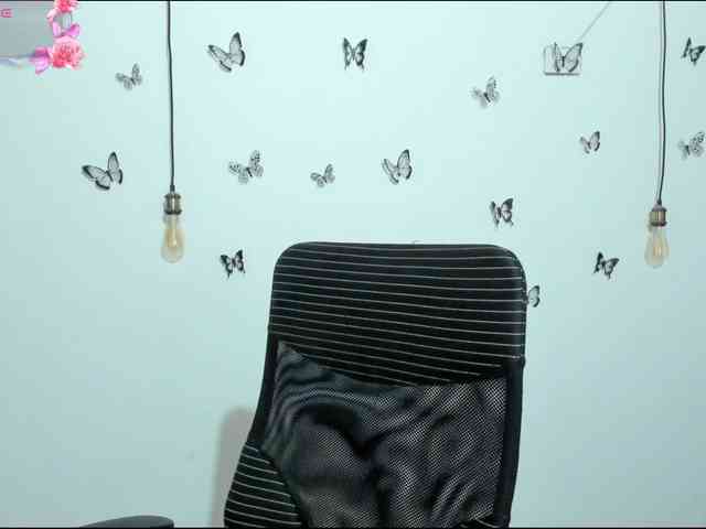Amie-Adams82 webcam