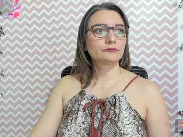 Amie-Adams82 webcam