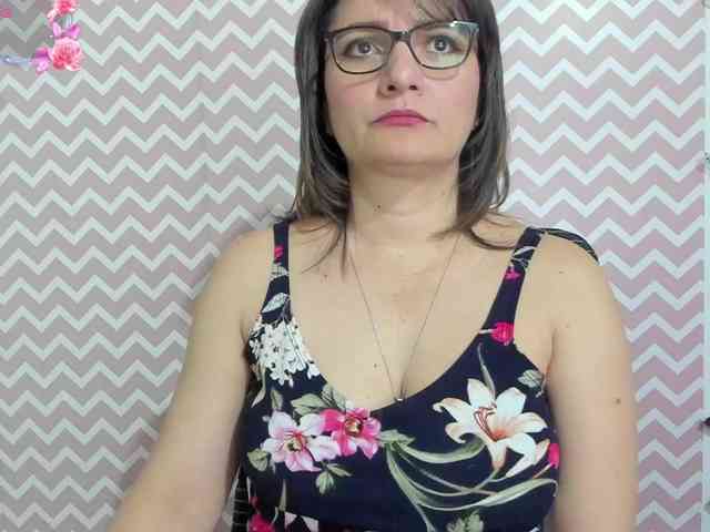 Amie-Adams82 webcam