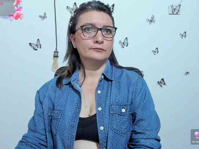 Amie-Adams82 Amie-Adams82