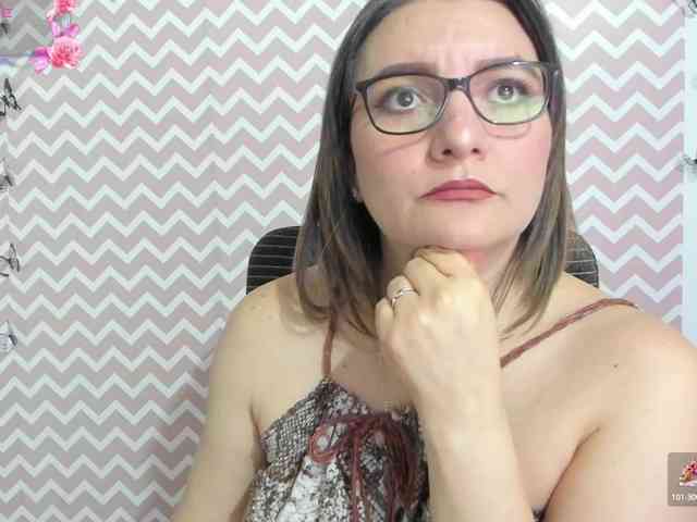 Amie-Adams82