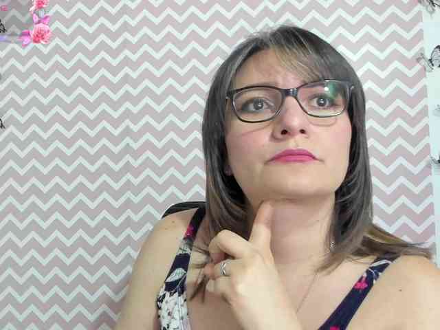 Amie-Adams82 webcam