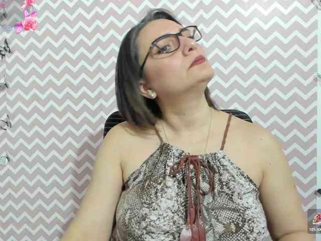 Amie-Adams82 webcam