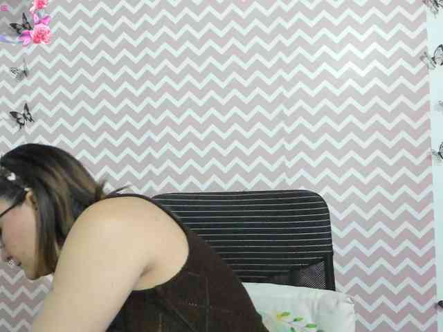 Amie-Adams82 webcam
