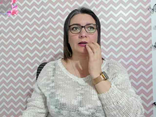 Amie-Adams82 webcam