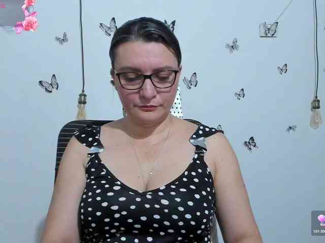 Amie-Adams82 Amie-Adams82