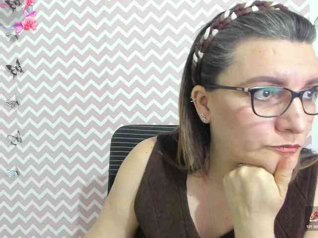 Amie-Adams82 webcam