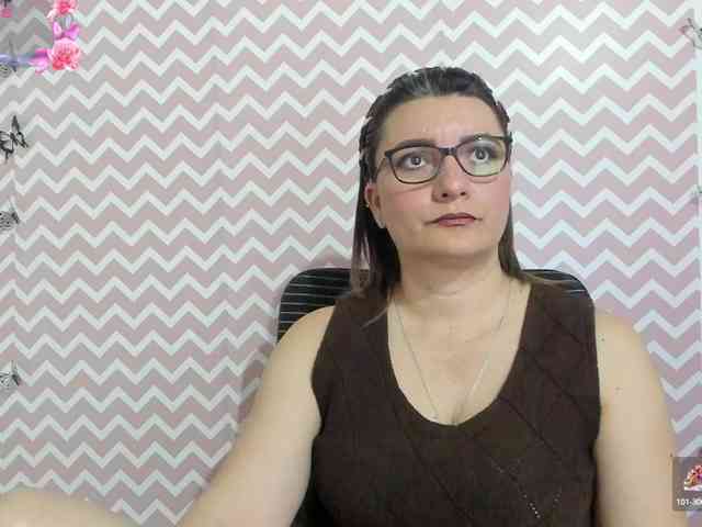 Amie-Adams82 webcam