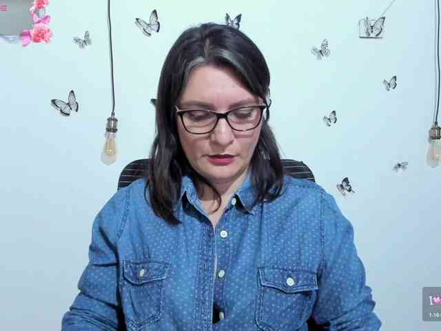 Amie-Adams82 Amie-Adams82