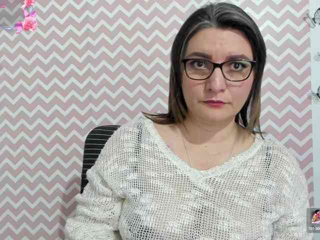 Amie-Adams82 webcam