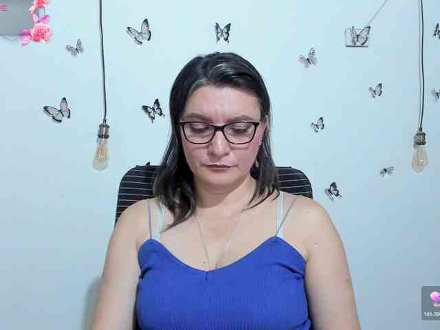 Amie-Adams82 Amie-Adams82