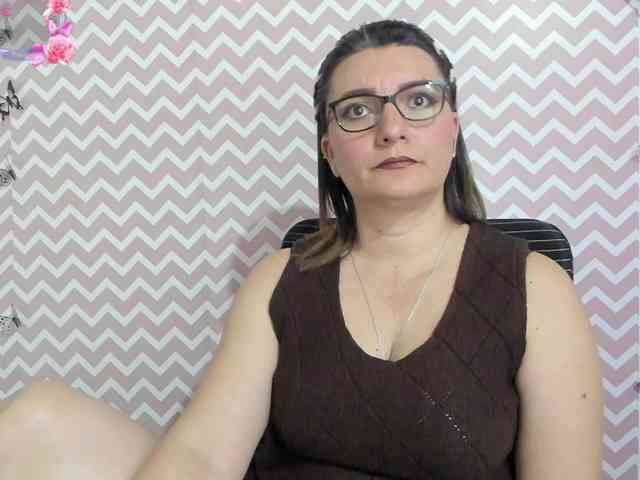 Amie-Adams82 webcam