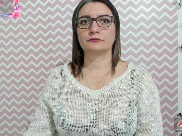 Amie-Adams82 webcam