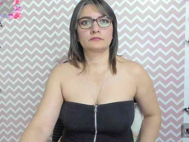 Amie-Adams82 webcam