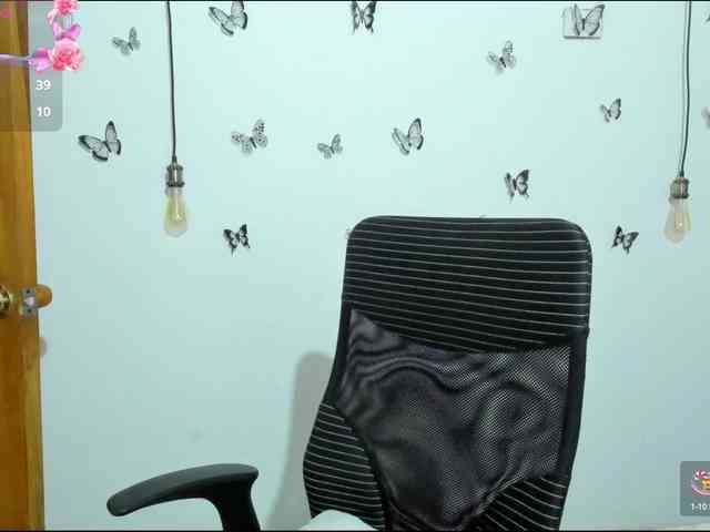 Amie-Adams82 webcam