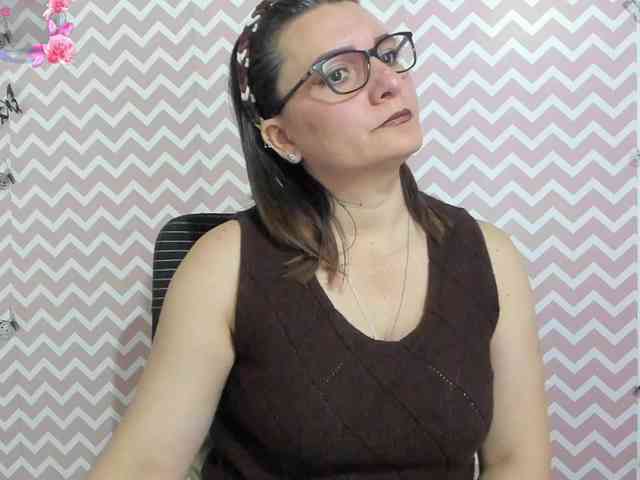 Amie-Adams82 webcam