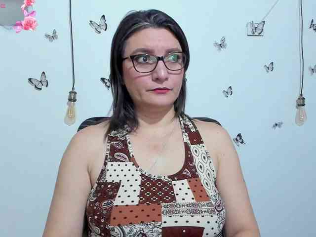 Amie-Adams82 Live Webcam on BongaCams