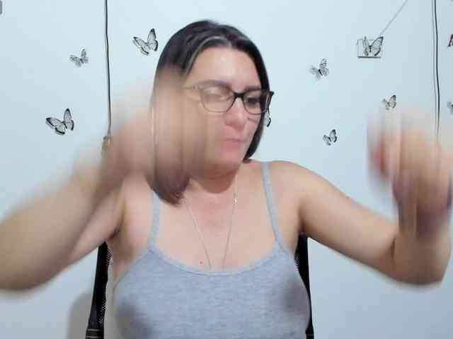 Amie-Adams82 webcam