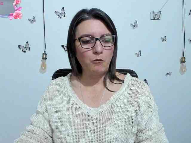 Amie-Adams82 webcam