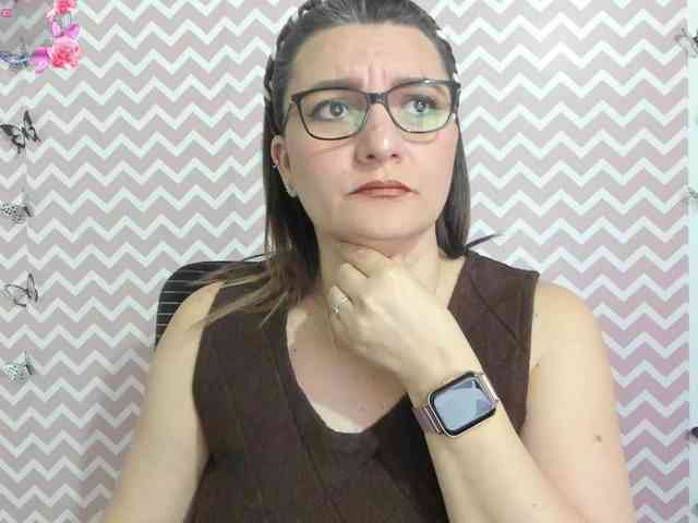 Amie-Adams82 webcam