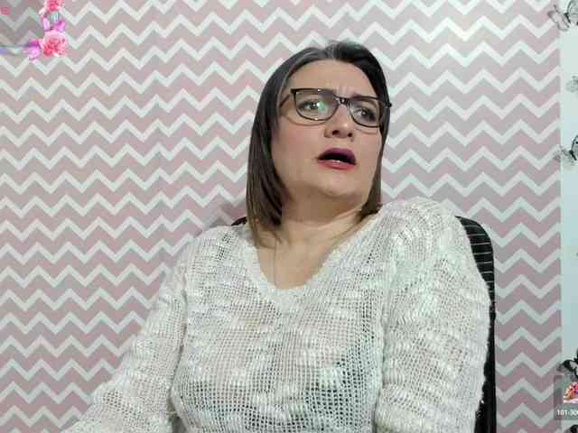 Amie-Adams82 webcam