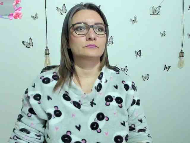Amie-Adams82