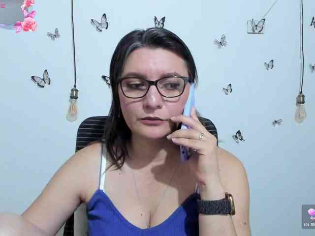 Amie-Adams82 Amie-Adams82