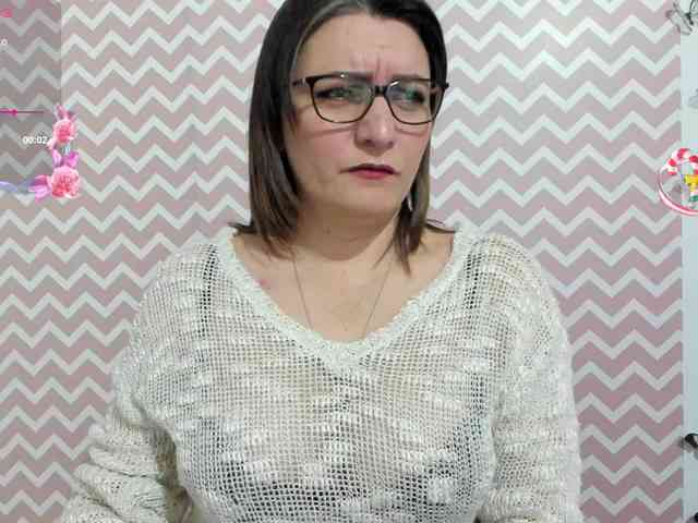 Amie-Adams82 webcam