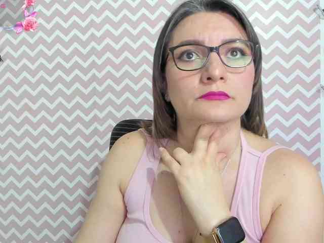 Amie-Adams82 webcam