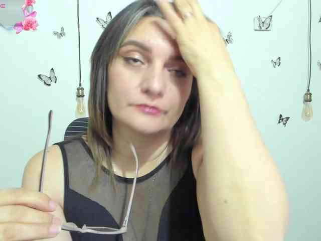 Amie-Adams82 webcam