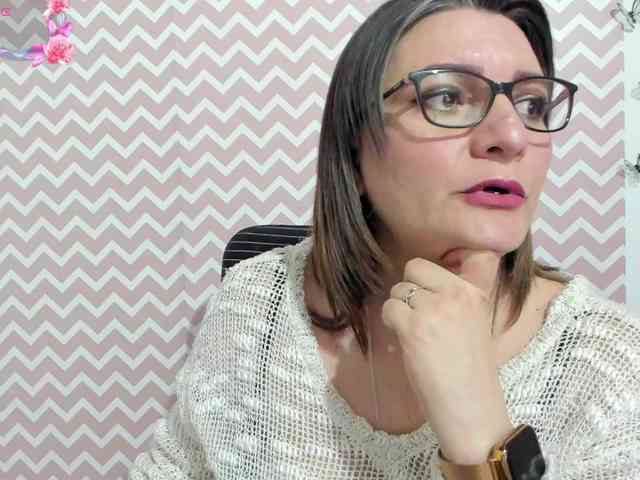 Amie-Adams82 webcam