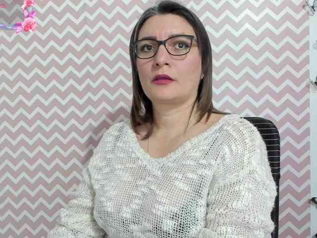 Amie-Adams82 webcam