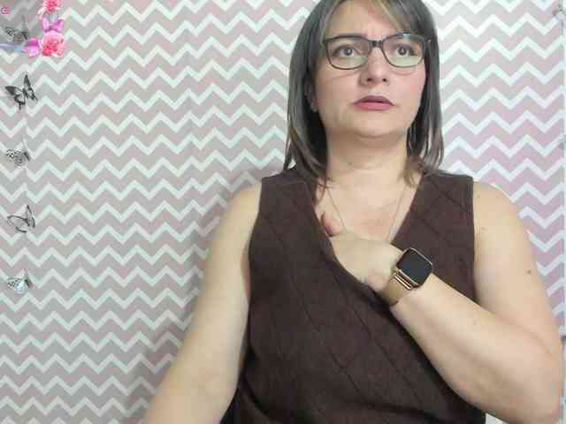 Amie-Adams82 webcam