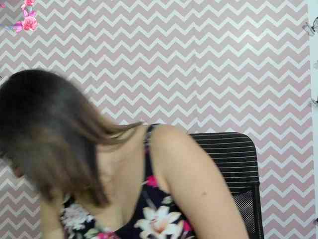 Amie-Adams82 webcam