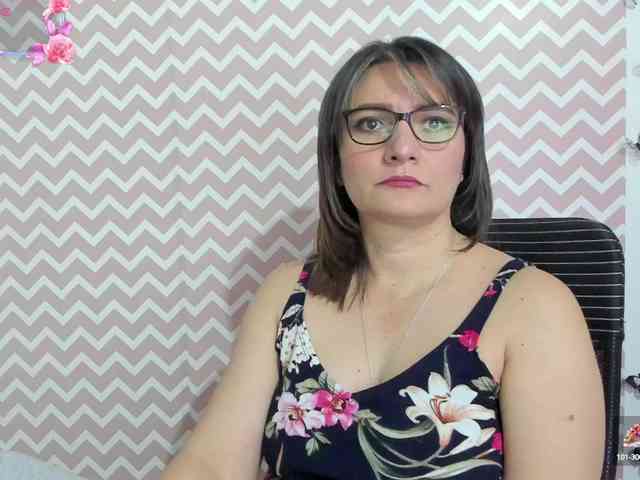 Amie-Adams82 webcam