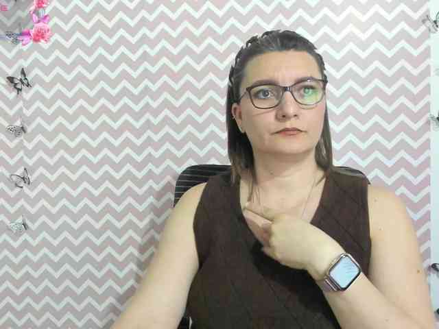 Amie-Adams82 webcam