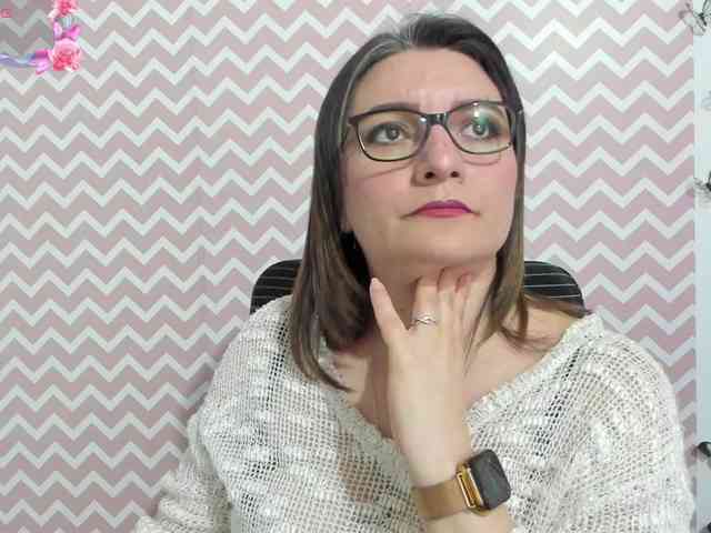 Amie-Adams82 webcam