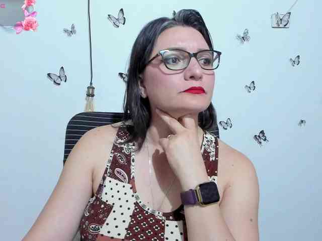 Amie-Adams82 Amie-Adams82