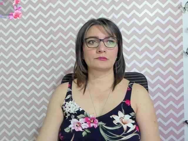 Amie-Adams82 webcam