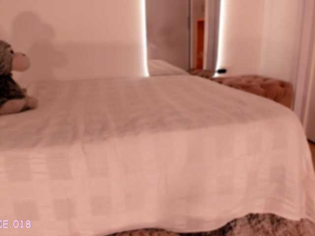 Lexie-red's BongaCams show and profile