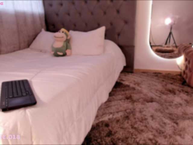 Lexie-red's BongaCams show and profile