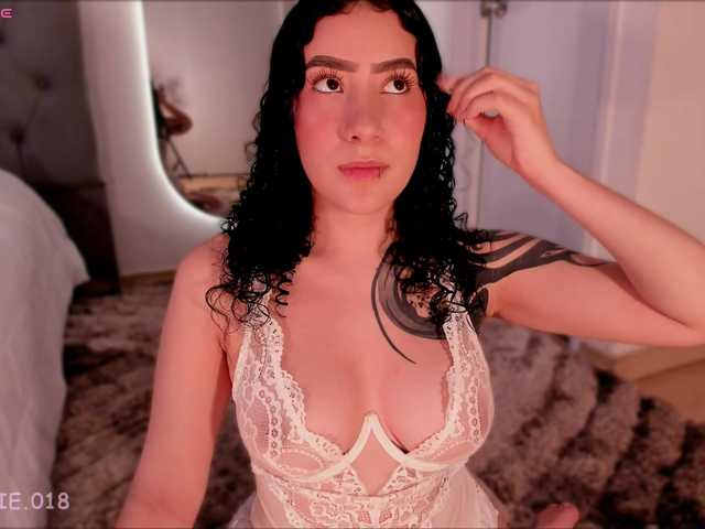 Lexie-red's BongaCams show and profile