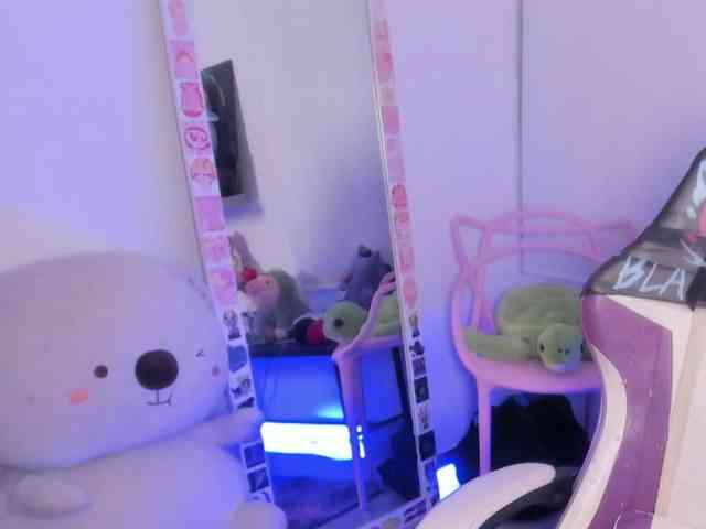 cute-stephuwu webcam